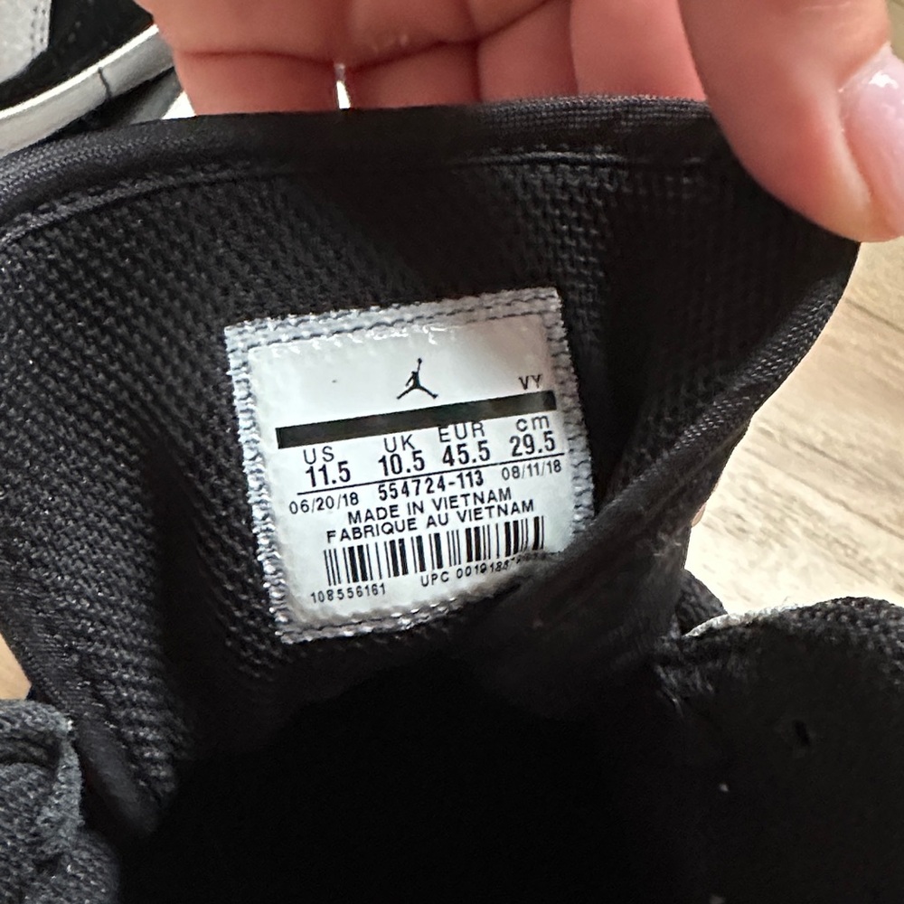 Nike Air Jordan Men's Black and White High-Tops - Picture 5 of 6